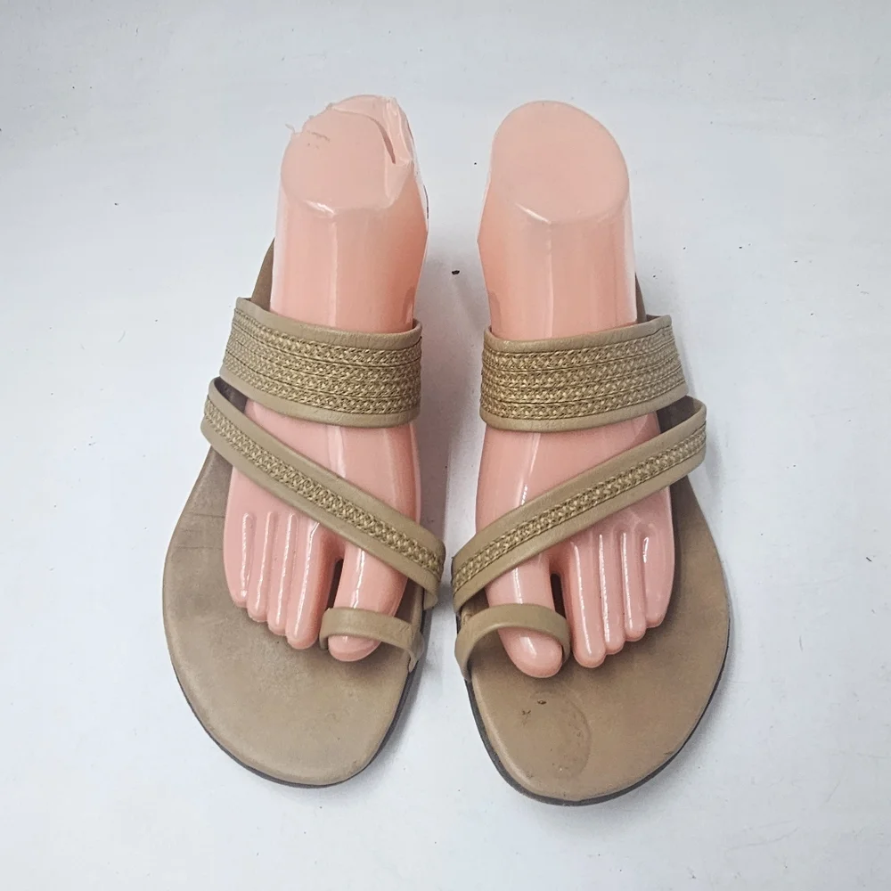 Eric Javits New York Leather Raffia Toe Ring Sandals Italy Womens Size 9.5